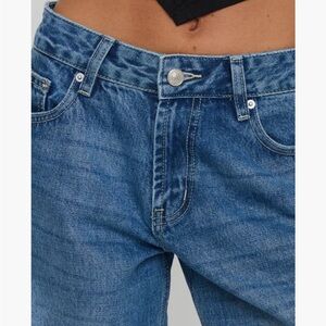 Princess polly serenitia mid rise relaxed
 Mid blue wash